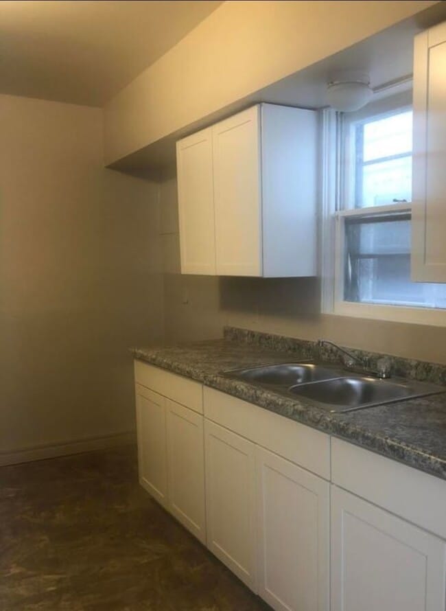711 Pine St, Unit #1 in Sault Ste. Marie, MI - Foto de edificio - Building Photo