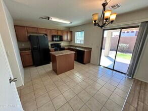7611 W Charter Oak Rd in Peoria, AZ - Building Photo - Building Photo