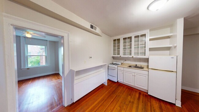 542 Chapel St in New Haven, CT - Building Photo - Building Photo