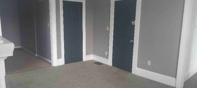 326 W 5th St-Unit -4 in Erie, PA - Building Photo - Building Photo