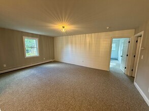 46 High St, Unit Floor 1 in South Glastonbury, CT - Building Photo - Building Photo