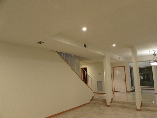 201 Vanderpool Ln in Houston, TX - Building Photo - Building Photo