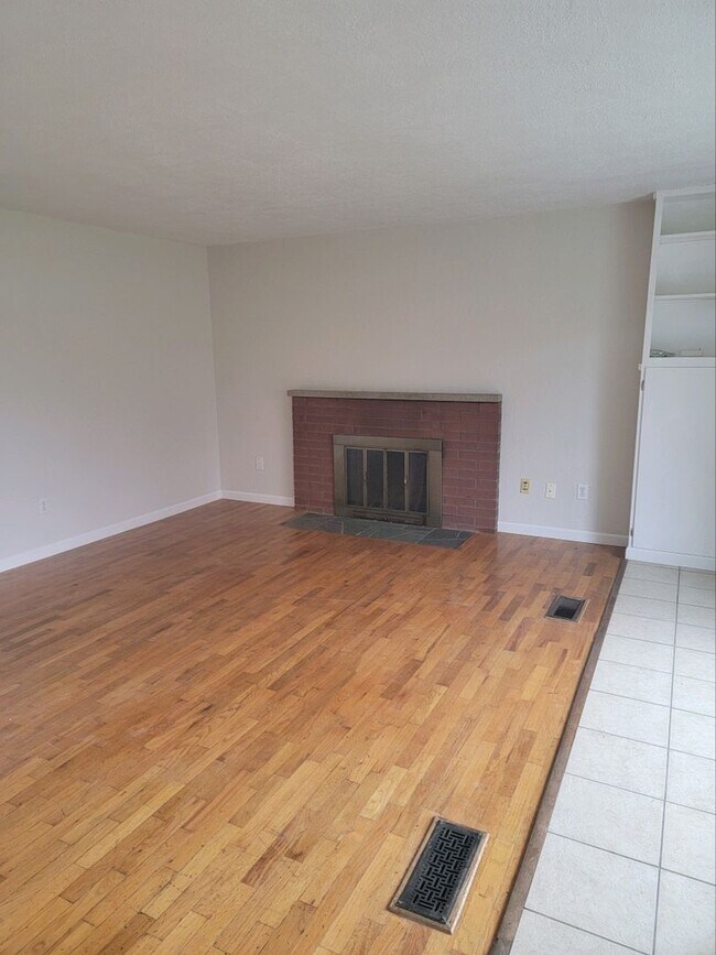 10617 Westwood Dr SW