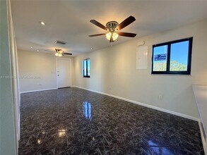 3525 SW 92nd Ave in Miami, FL - Building Photo - Building Photo