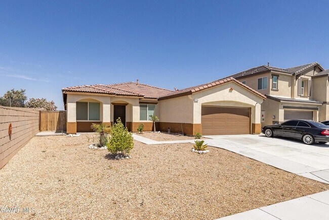 2038 Howard St in Rosamond, CA - Building Photo - Building Photo
