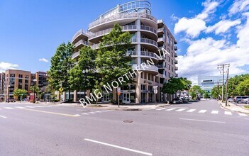 3409 Wilson Blvd in Arlington, VA - Foto de edificio - Building Photo