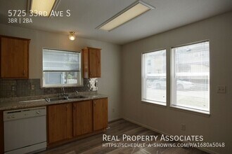 5725 33rd Ave S in Seattle, WA - Building Photo - Building Photo
