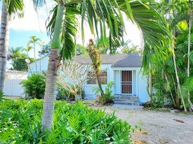 5842 SW 60th St in Miami, FL - Building Photo