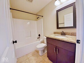 11504 Grassy Ct in Fishers, IN - Building Photo - Building Photo