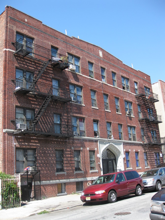 242 E 28th St in Brooklyn, NY - Building Photo - Building Photo