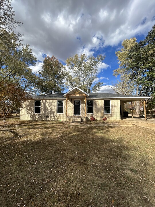 1406 Hayden St in Athens, AL - Building Photo