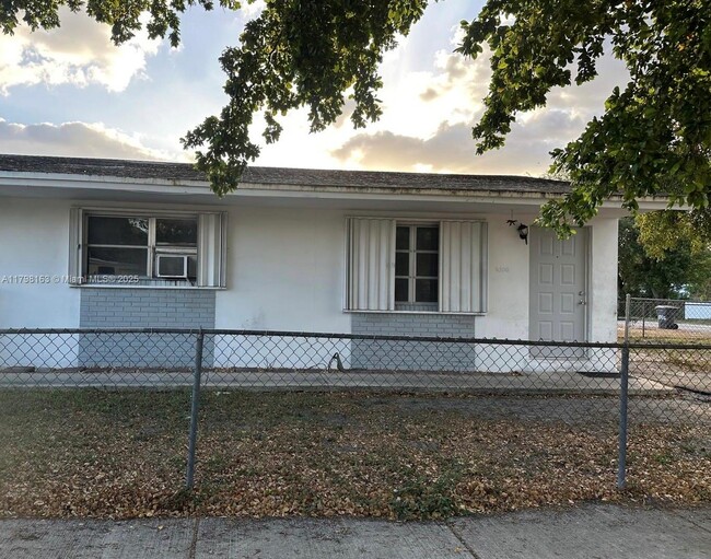 6300 Pierce St in Hollywood, FL - Building Photo - Building Photo