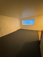 401 N Mumford St in Anchorage, AK - Building Photo - Building Photo