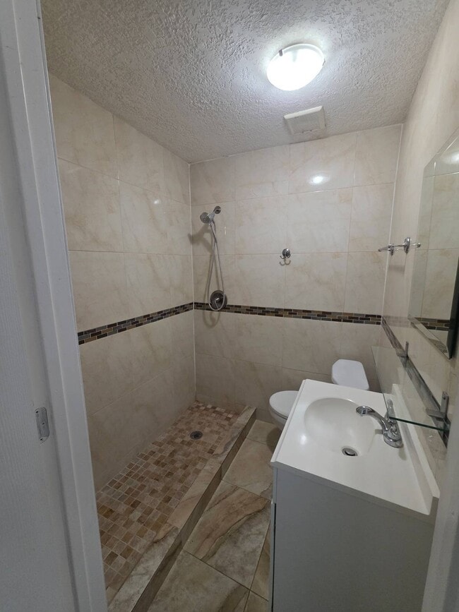 125 SW 32nd Court Rd in Miami, FL - Building Photo - Building Photo