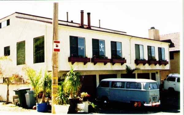 6798 Ojai Ave in La Conchita, CA - Foto de edificio