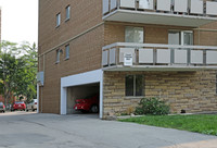 Canadiana Apartments in Hamilton, ON - Building Photo - Building Photo