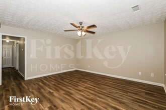 161 Caldwell Dr in Hampton, GA - Foto de edificio - Building Photo