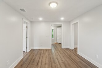 502 W 48th St in Savannah, GA - Building Photo - Building Photo