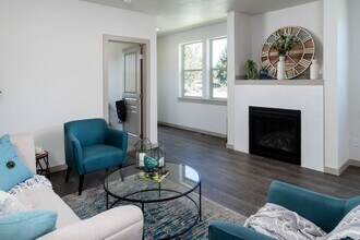 58 NE Cessna Dr in Bend, OR - Building Photo - Building Photo