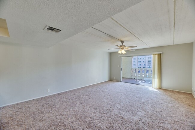 7960 E Camelback Rd in Scottsdale, AZ - Building Photo - Building Photo