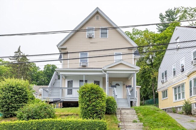 176 Blossom St in Fitchburg, MA - Building Photo - Building Photo