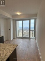 30 Elm Dr W in Mississauga, ON - Building Photo