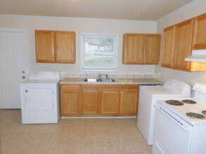 2405 E Florida St in Greensboro, NC - Building Photo - Building Photo