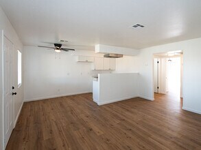 321 W Orange Ave in El Centro, CA - Building Photo - Building Photo