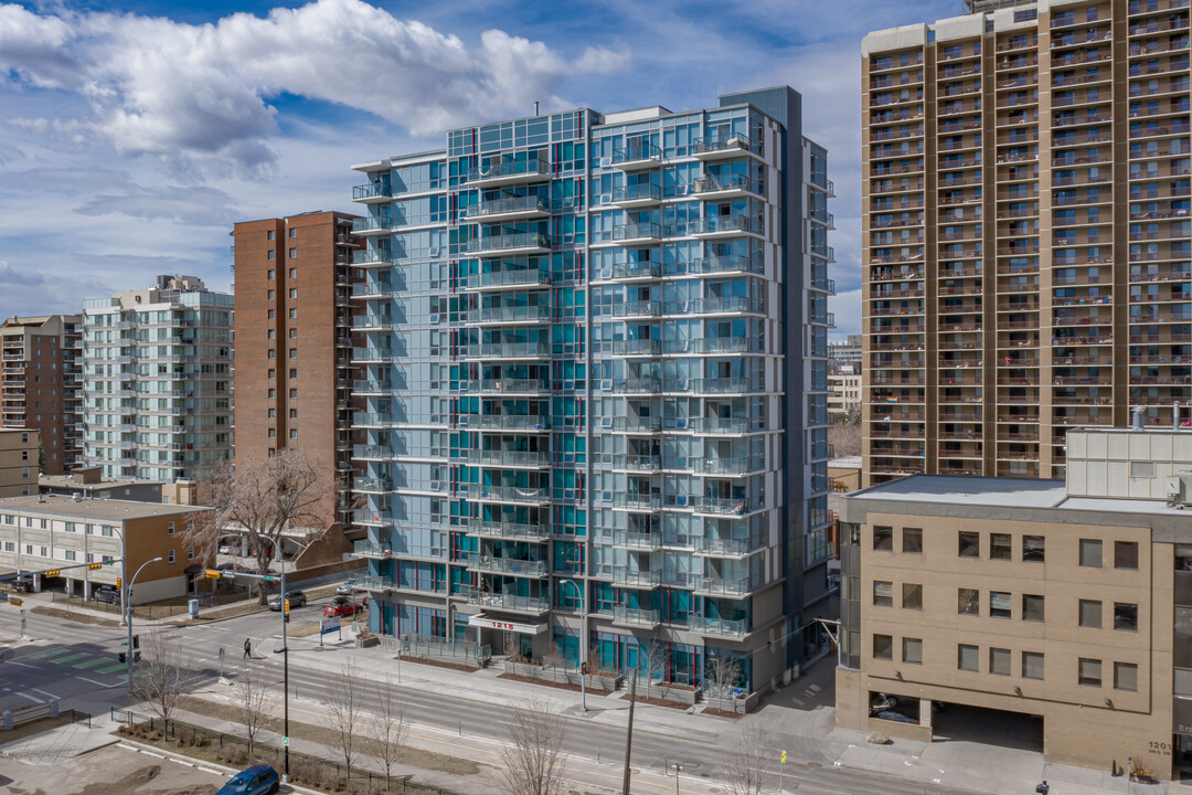 1215 Rental Apartments in Calgary, AB - Building Photo