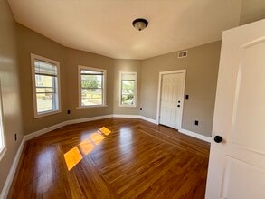 615 N Montello St in Brockton, MA - Building Photo - Building Photo