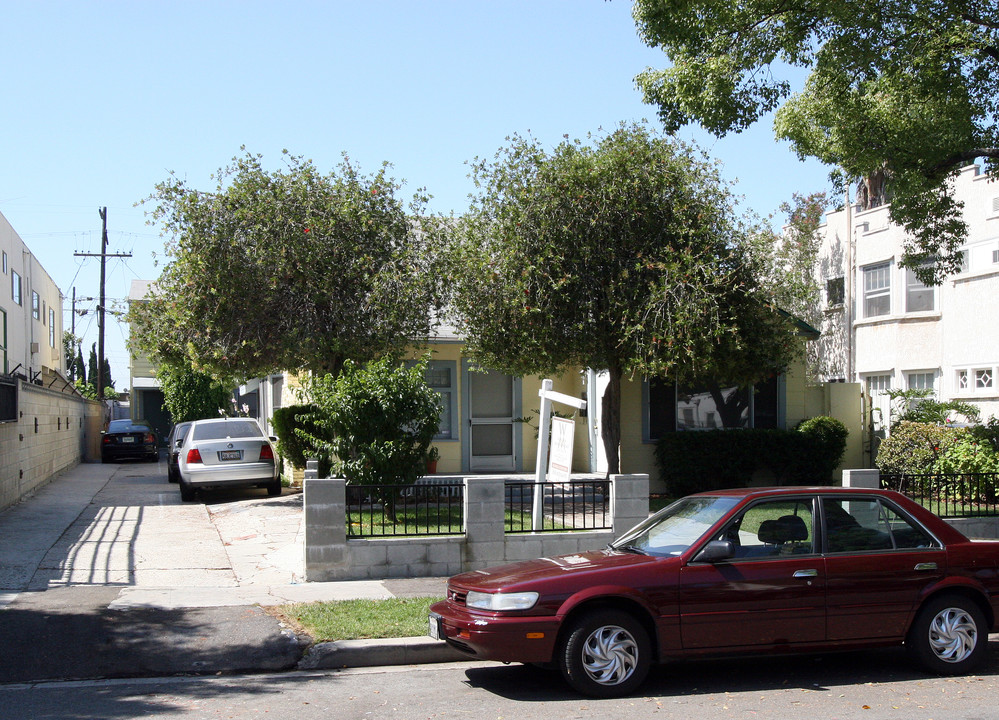 5724-5726 La Mirada Ave in Los Angeles, CA - Building Photo