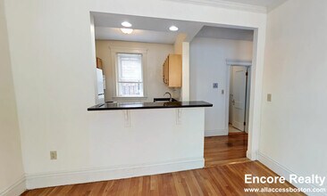107 Queensberry St in Boston, MA - Building Photo - Building Photo