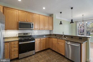 35 E All Saints St in Frederick, MD - Foto de edificio - Building Photo