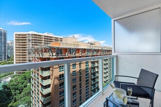 2889 McFarlane Rd in Miami, FL - Building Photo - Building Photo