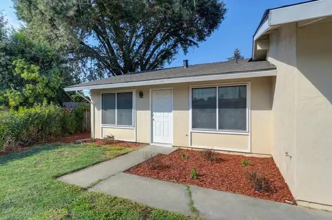 5800 Mascot Ave in Sacramento, CA - Building Photo - Building Photo