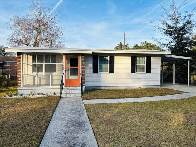 property at 1312 E 60th St