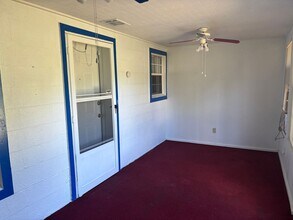 1214 Desvoignes Rd in Denison, TX - Building Photo - Building Photo