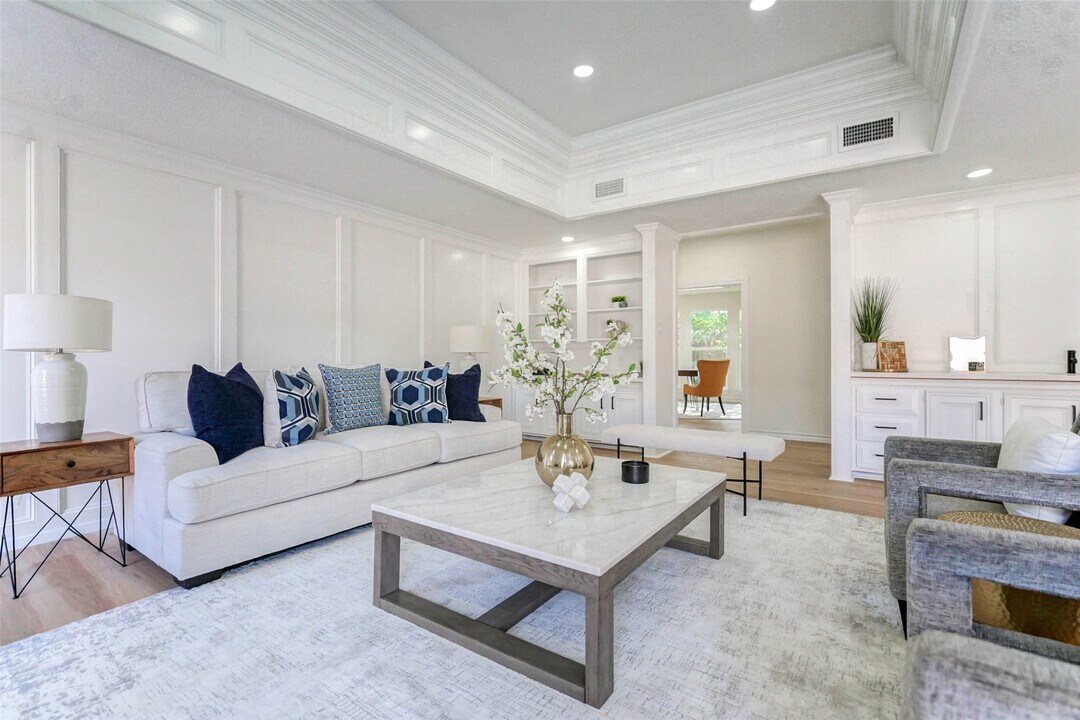 11618 Lakeside Pl Dr in Houston, TX - Building Photo