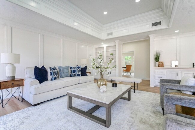 property at 11618 Lakeside Pl Dr