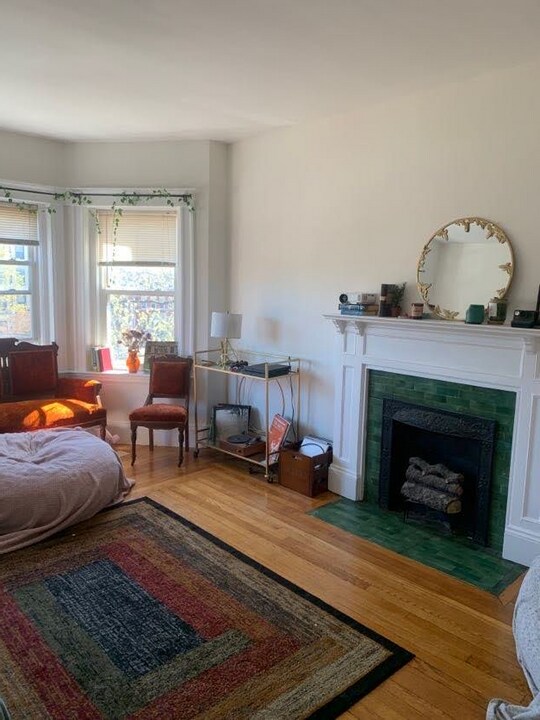 1307 Commonwealth Ave, Unit 10 in Boston, MA - Foto de edificio