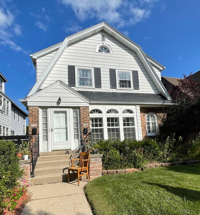 3926 N Farwell Ave Rentals in Shorewood, WI