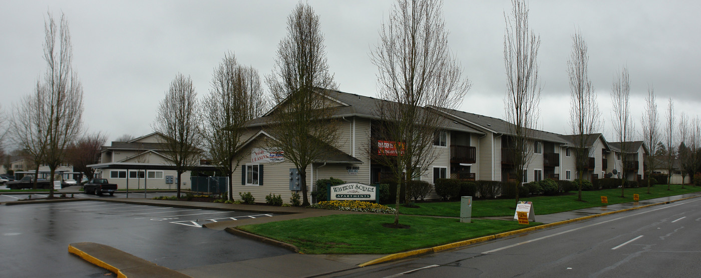 Waverly Square in Albany, OR - Building Photo