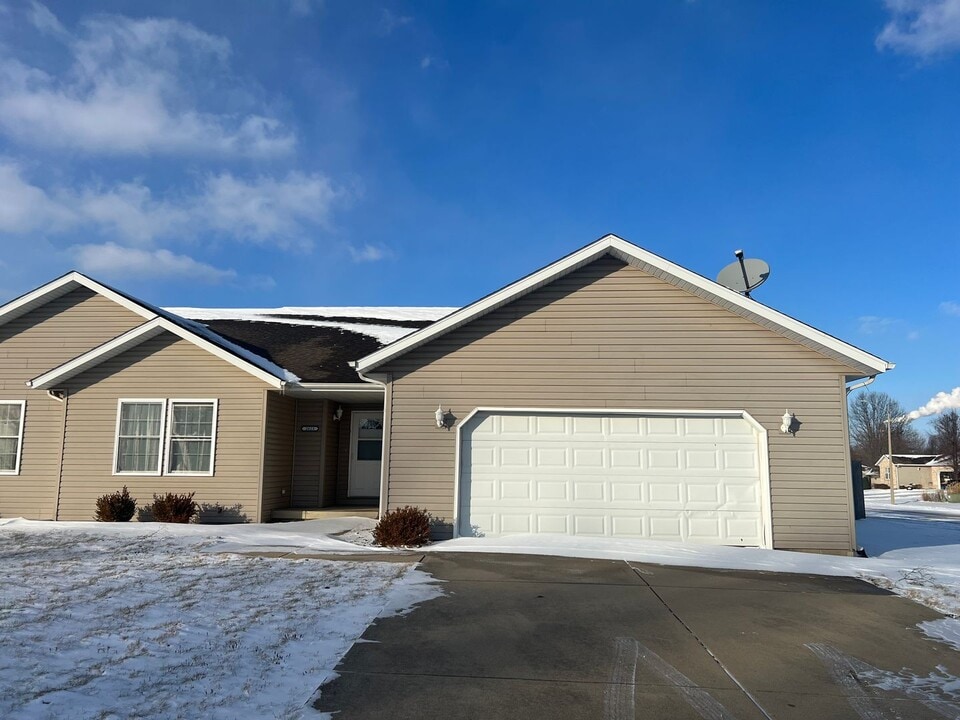 2623 Varsity Ct in Springfield, IL - Building Photo