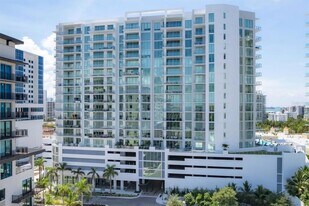 301 Quay Commons, Unit 501 in Sarasota, FL - Building Photo