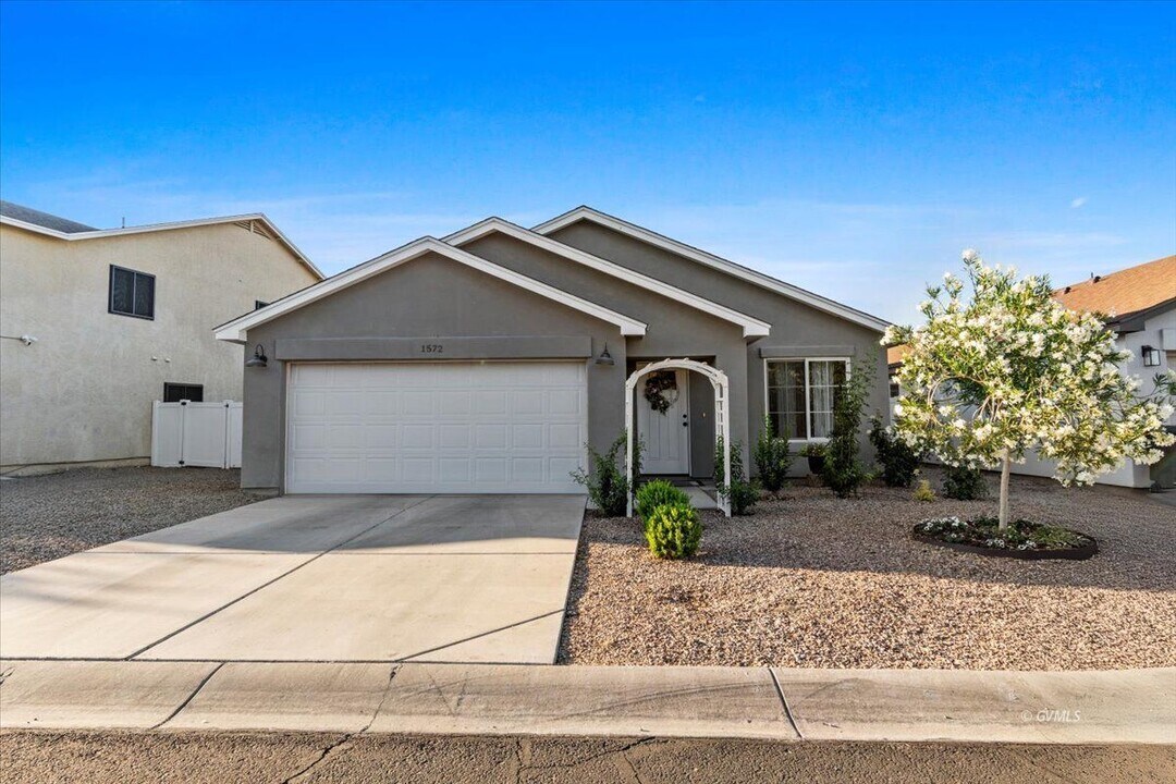 1572 Kelson Pl in Safford, AZ - Building Photo