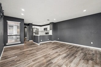 1700 Baird Farm Cir in Arlington, TX - Building Photo - Building Photo