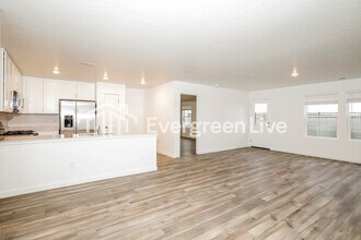 2451 W Pollinator Dr in Kuna, ID - Building Photo - Building Photo