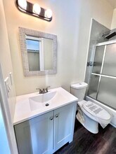 446 S Chicago St, Unit 446 in Los Angeles, CA - Building Photo - Building Photo