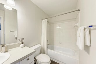 Chandler Creek Apartments in Round Rock, TX - Foto de edificio - Building Photo