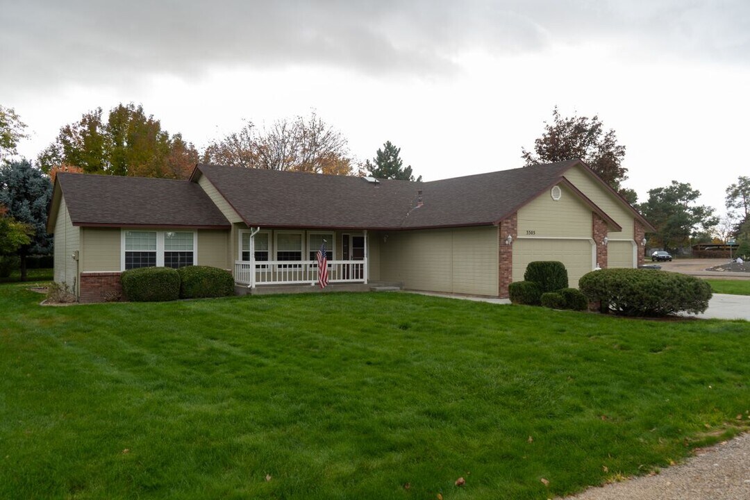 3305 Kaden Ln in Nampa, ID - Building Photo